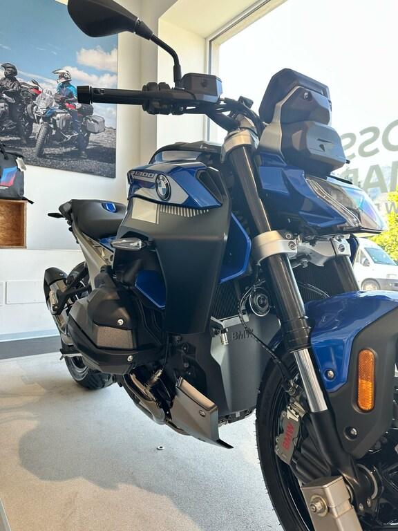 R 1300 R