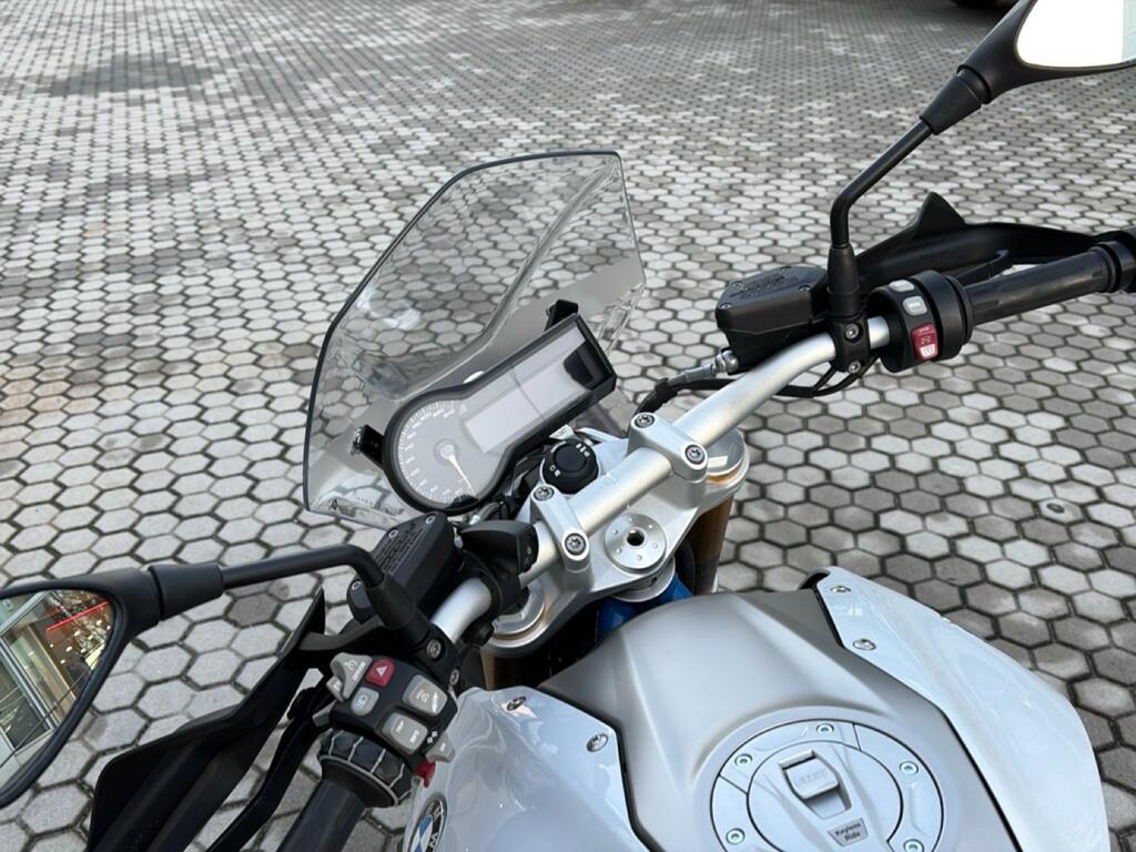 R 1200 R