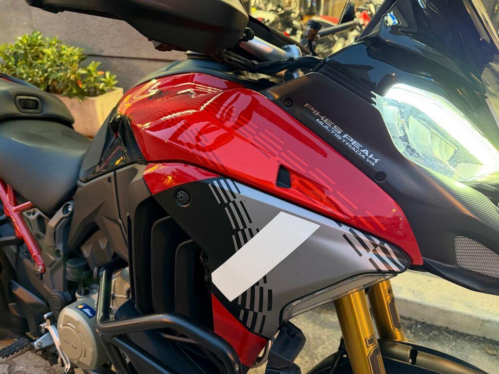 MULTISTRADA V4
