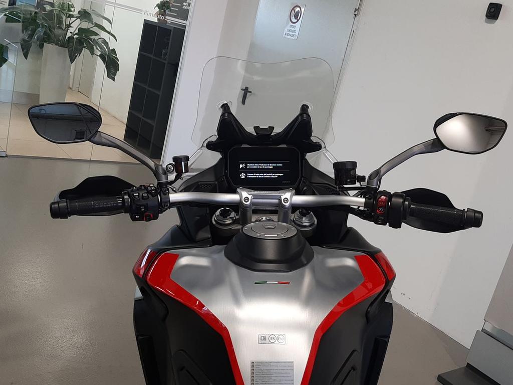 MULTISTRADA V4