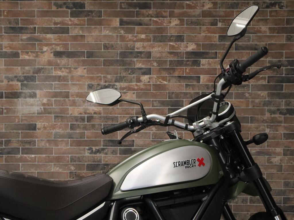 SCRAMBLER 800