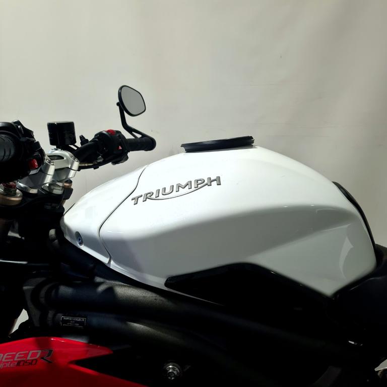SPEED TRIPLE 1050