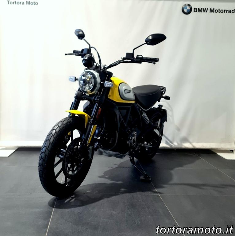 SCRAMBLER 800