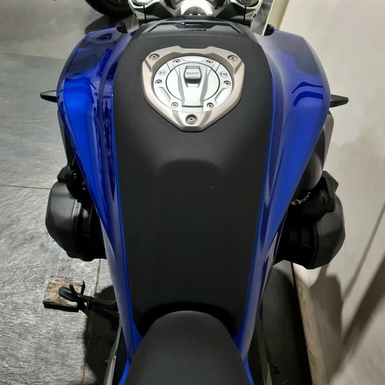 R 1300 R
