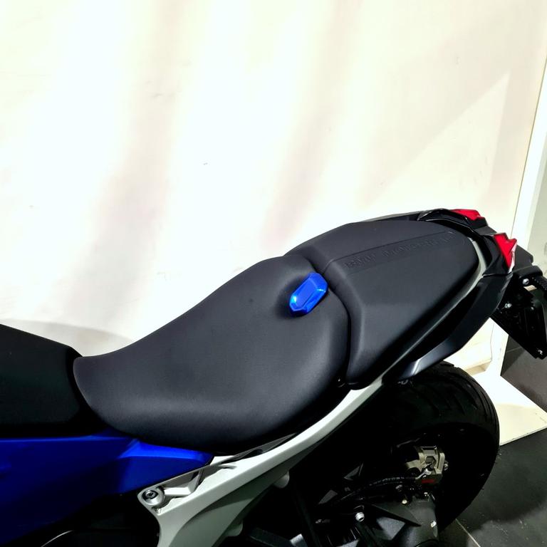 R 1300 R