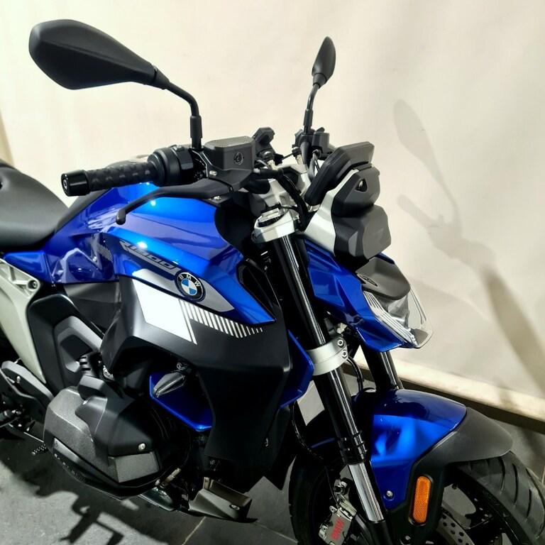 R 1300 R