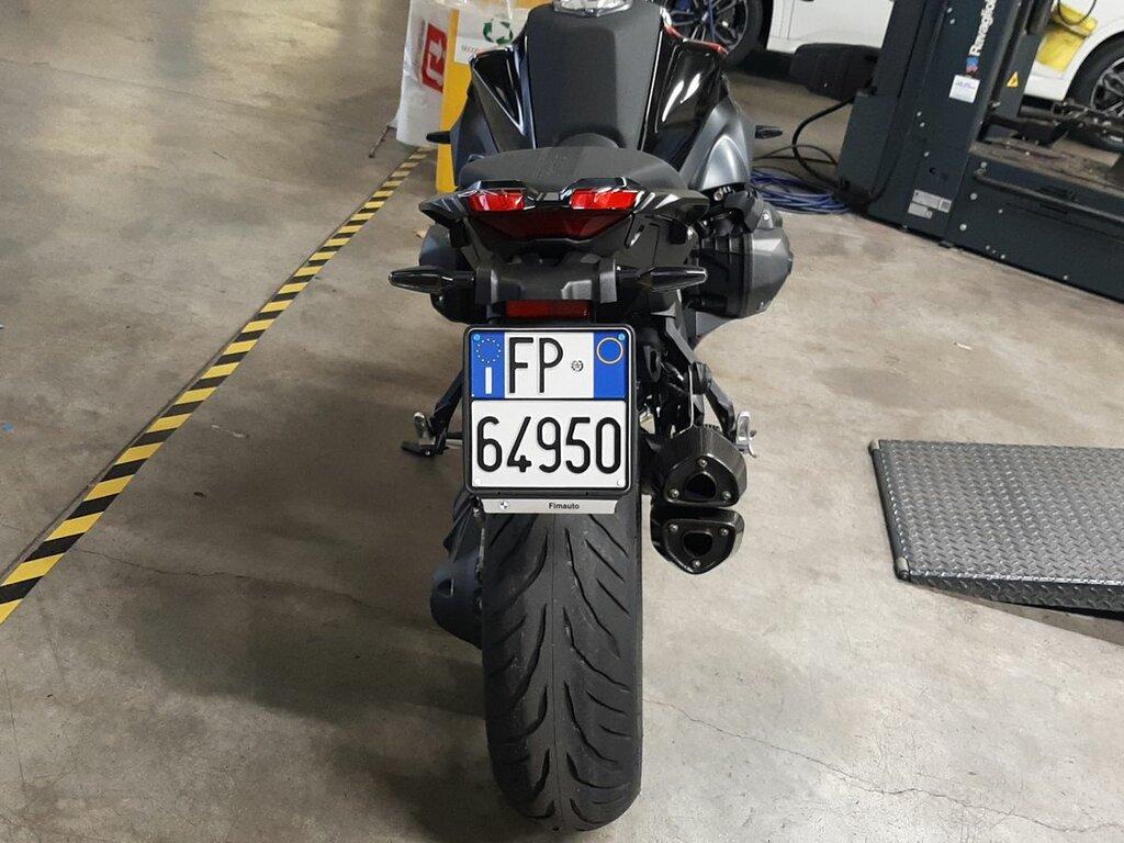 R 1300 R
