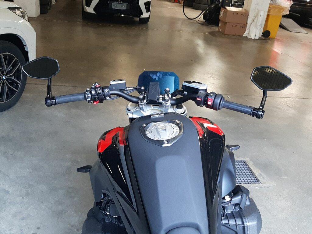R 1300 R