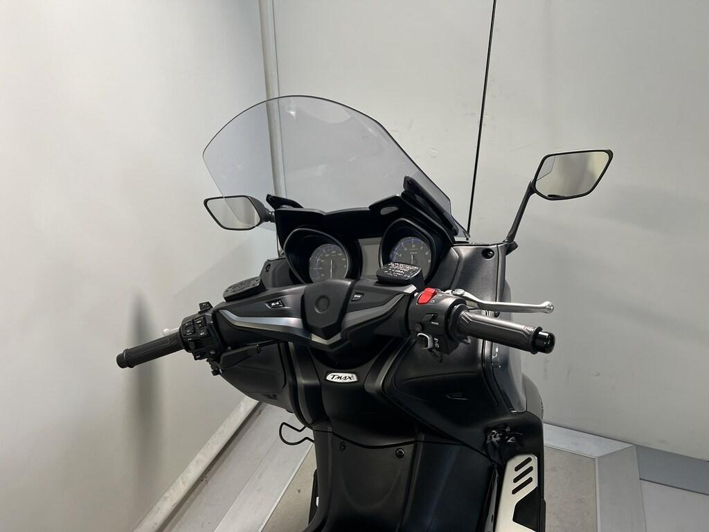 T-MAX 560