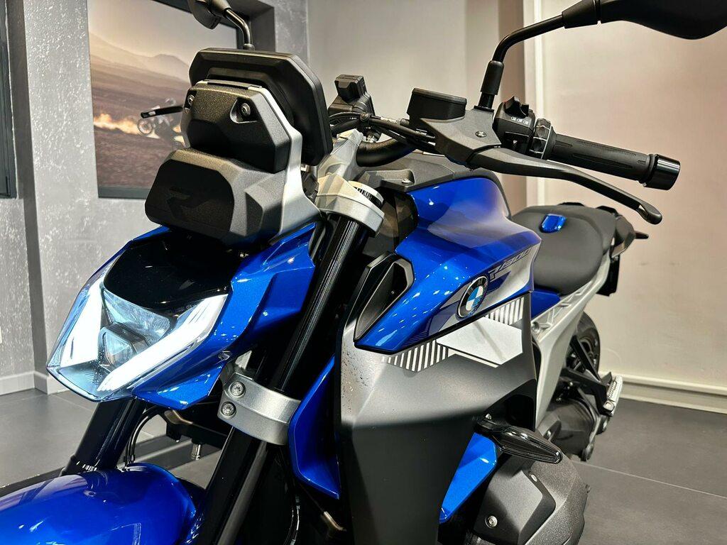 R 1300 R