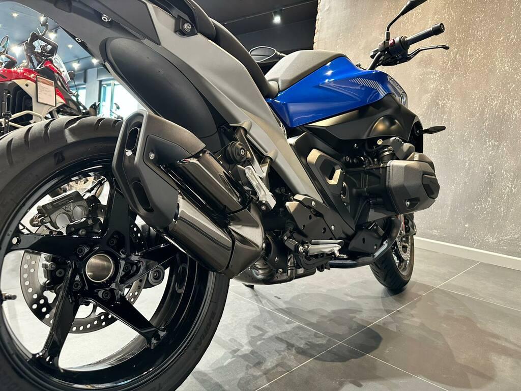 R 1300 R