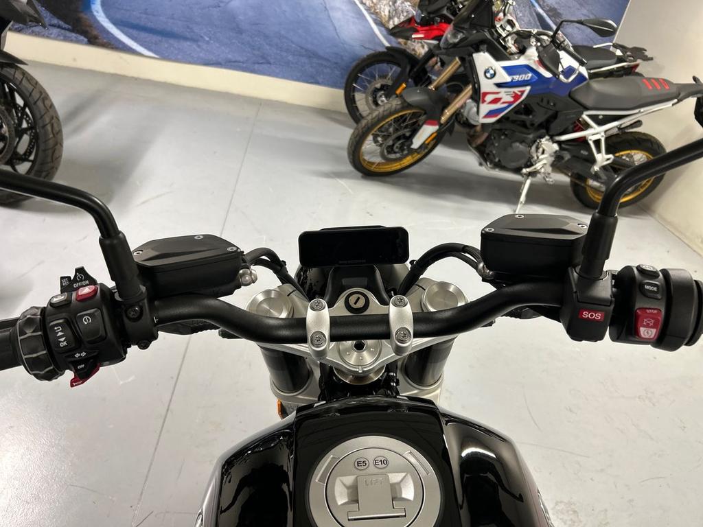 R 12