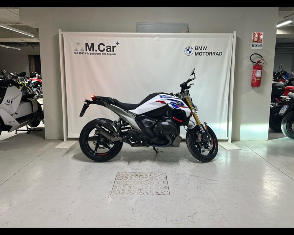 R 1300 R