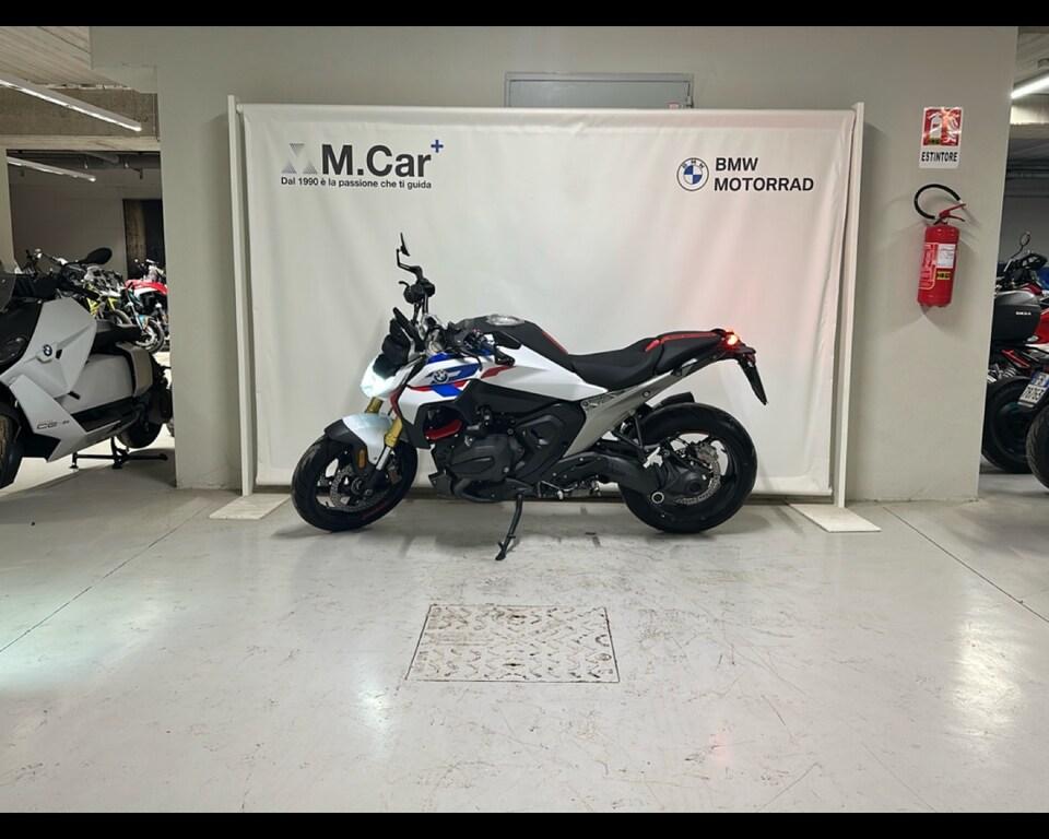 R 1300 R