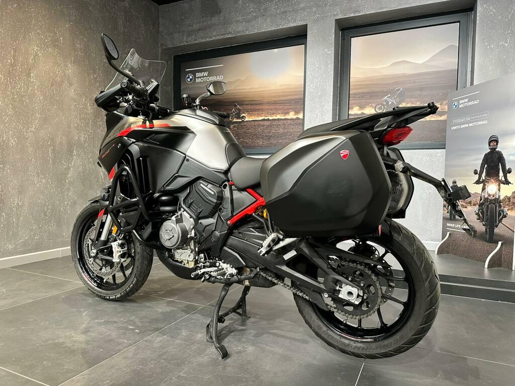 MULTISTRADA V4