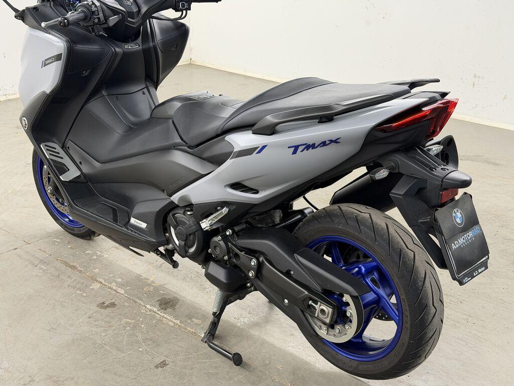 T-MAX 560