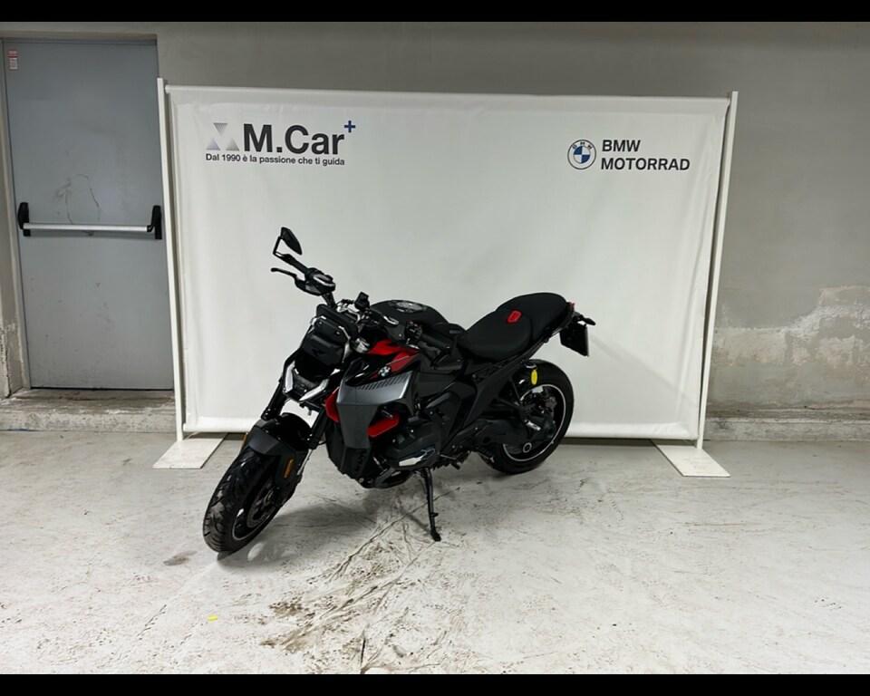 R 1300 R