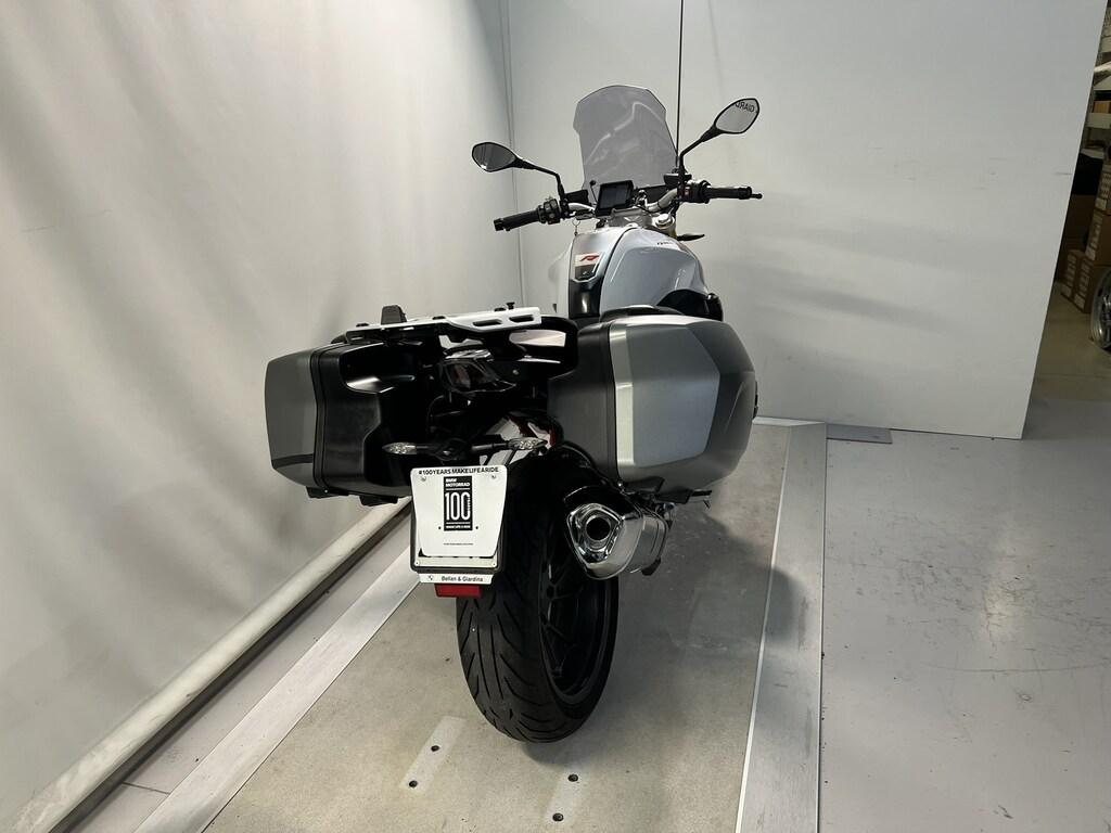 R 1200 R