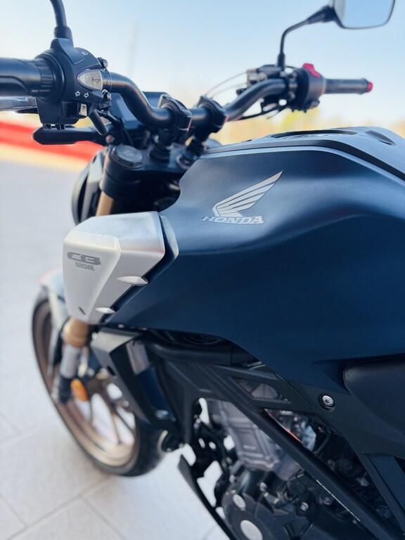 CB 125 F