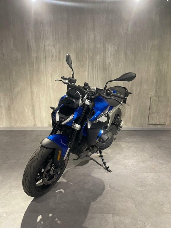 R 1300 R