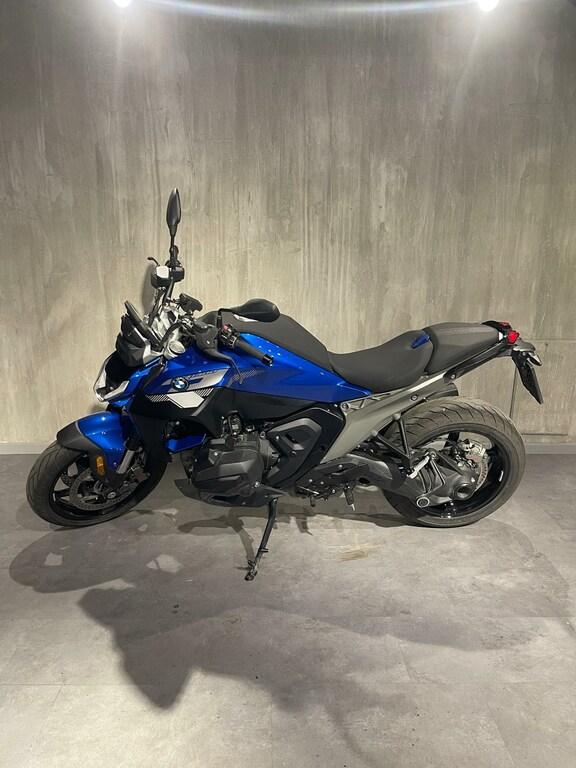 R 1300 R