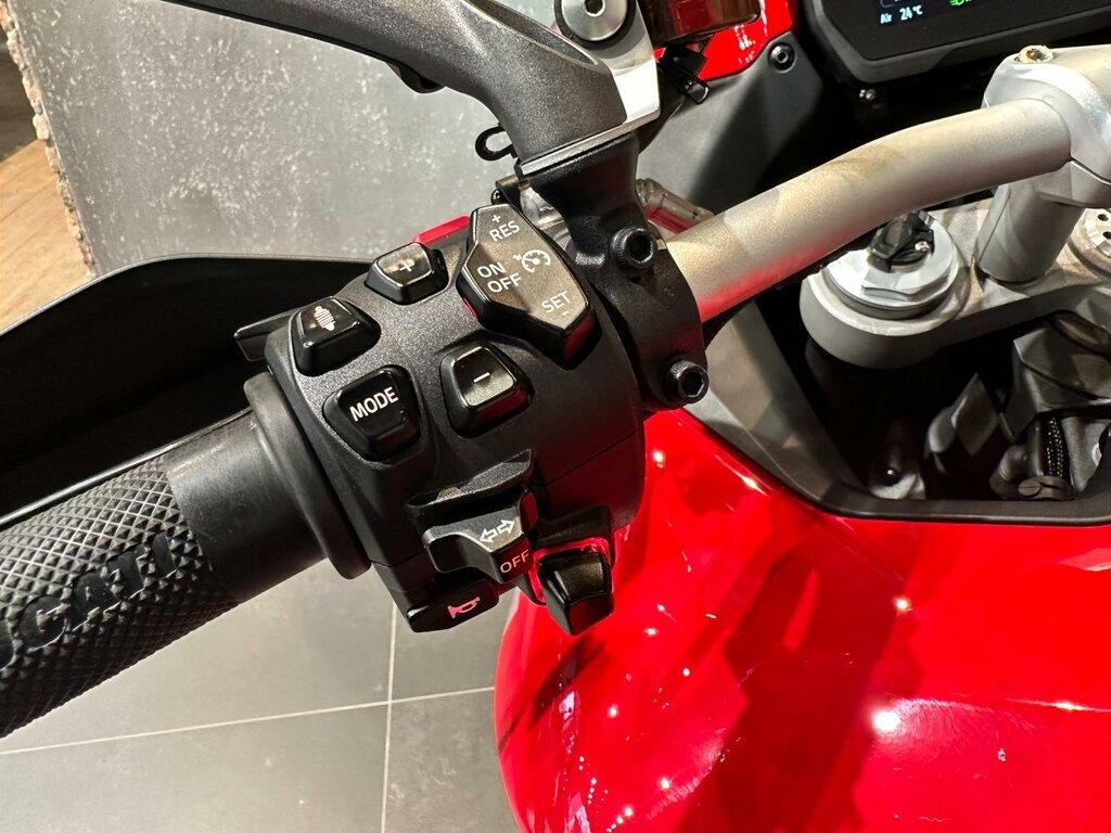 MULTISTRADA V4