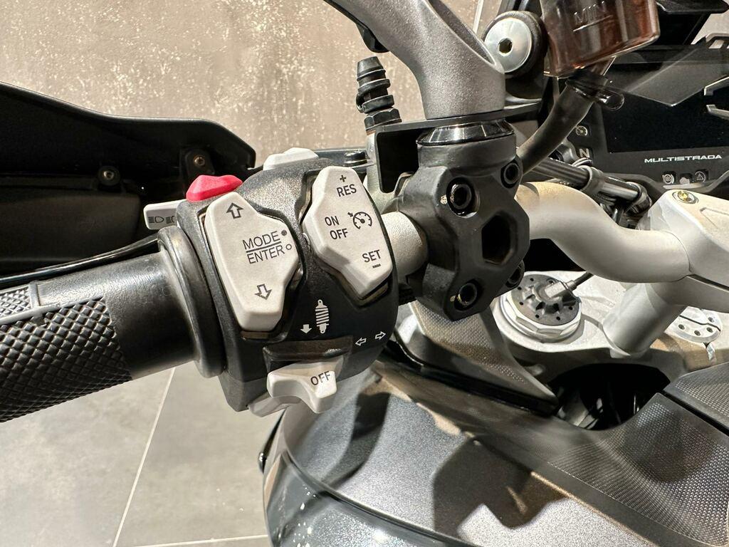 MULTISTRADA V2