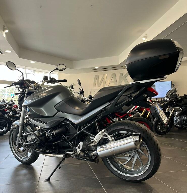 R 1200 R