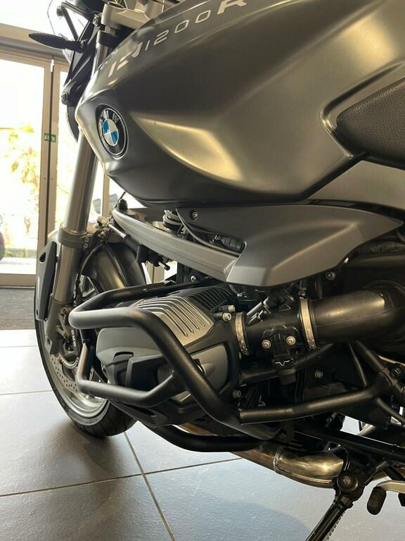 R 1200 R