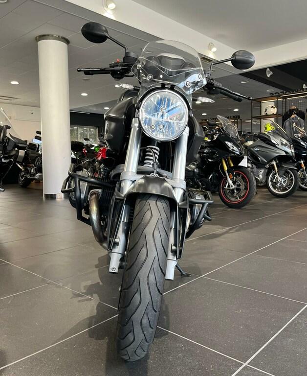 R 1200 R