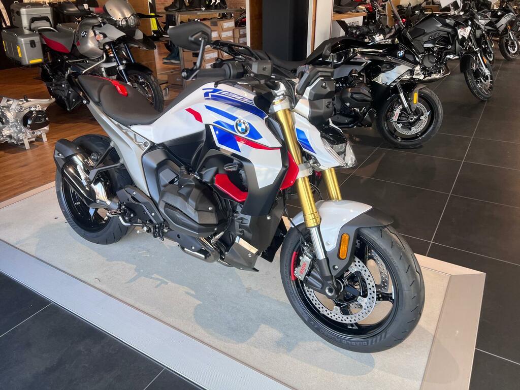 R 1300 R