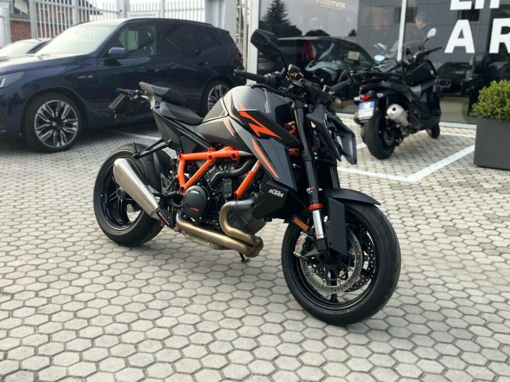 1390 SUPER DUKE