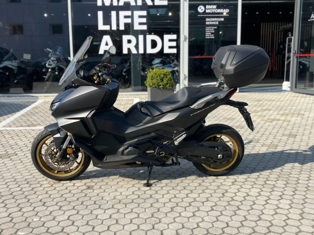 FORZA 750