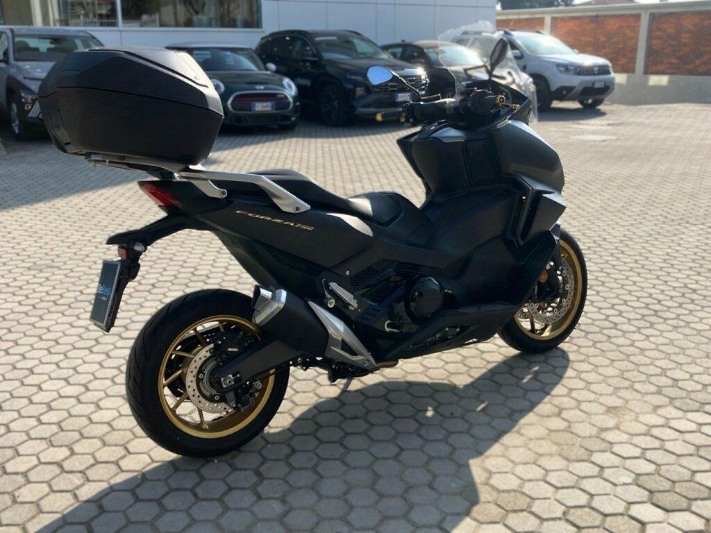 FORZA 750
