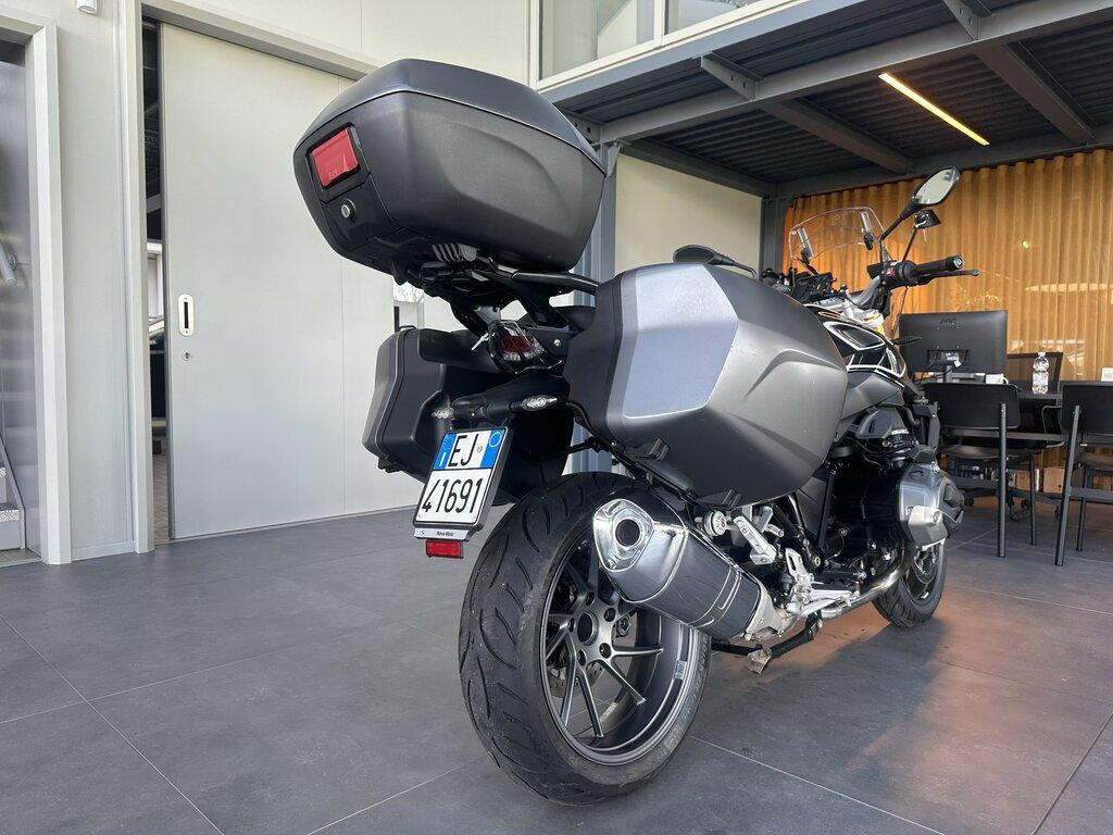 R 1200 R