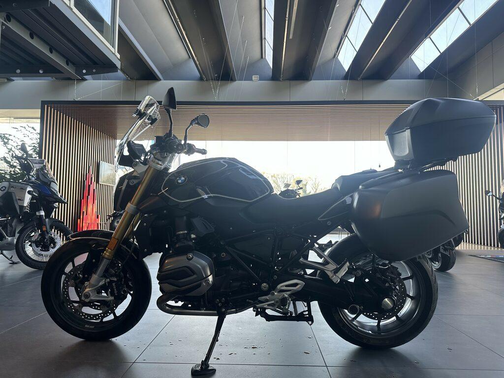R 1200 R