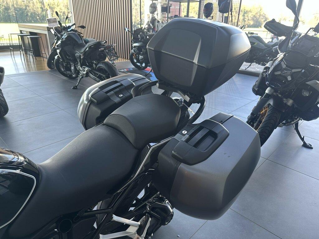 R 1200 R
