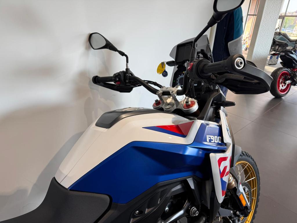 F 900 GS