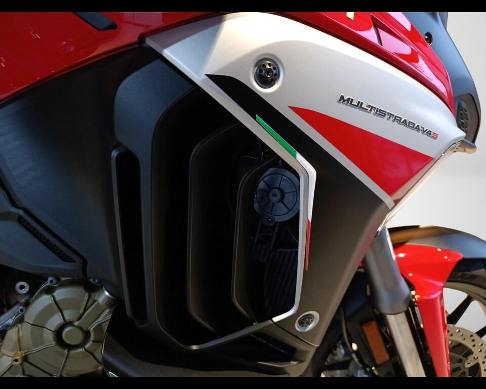 MULTISTRADA V4