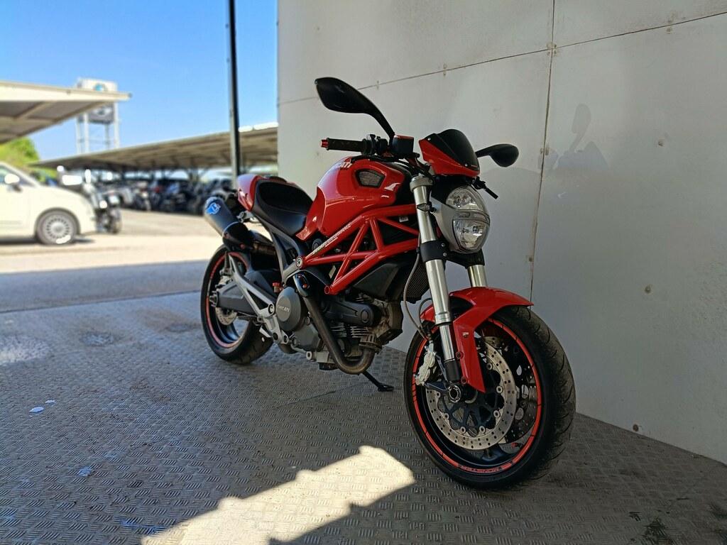 MONSTER 696