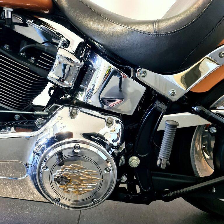 SOFTAIL 1584