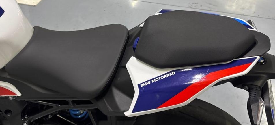 M 1000 R