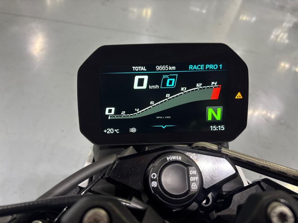 M 1000 R