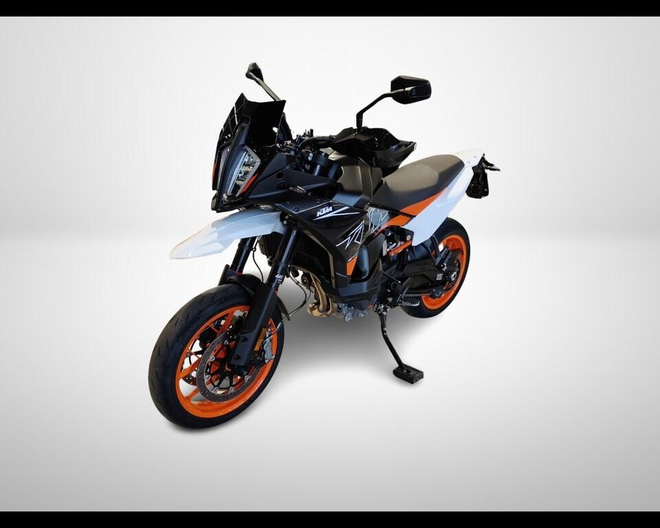 890 SMT