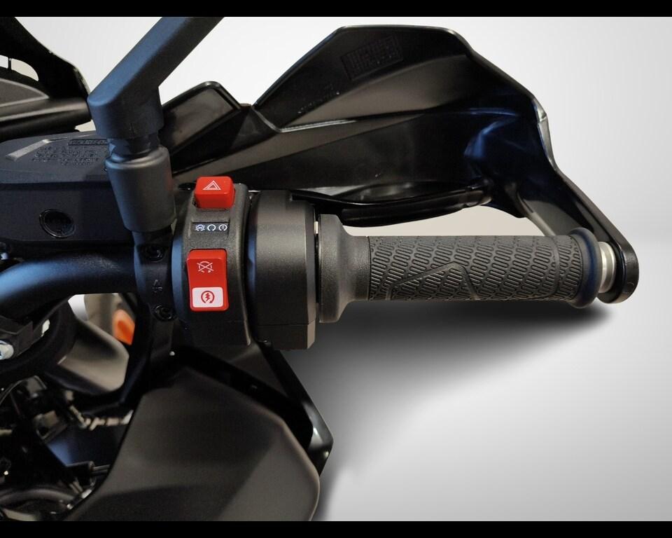 890 SMT