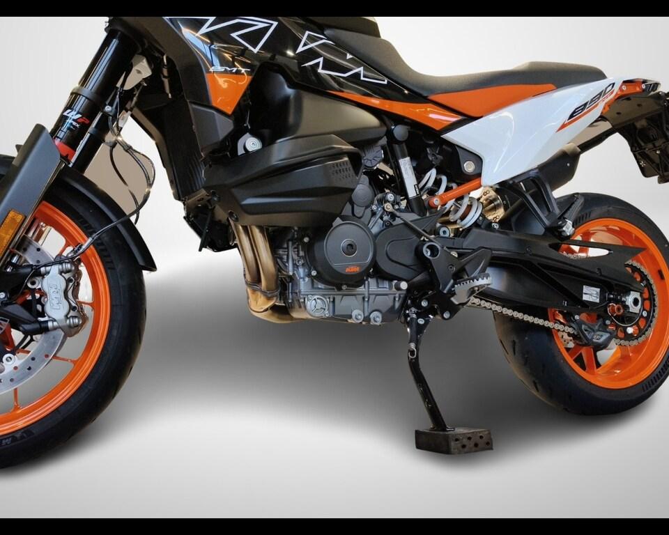 890 SMT