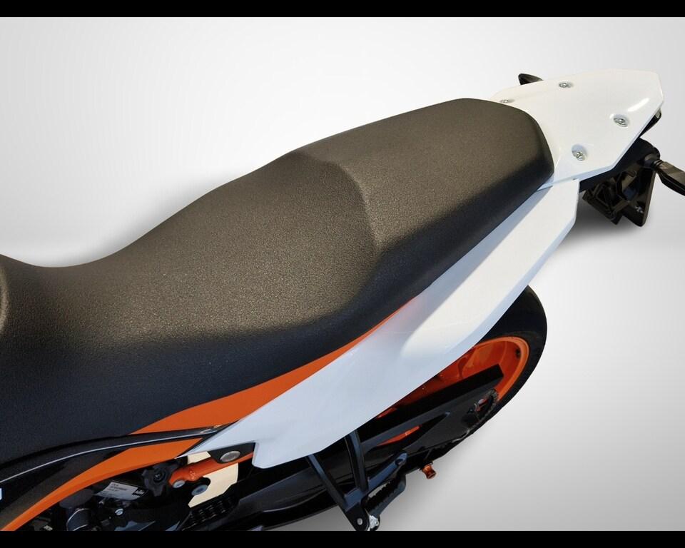 890 SMT