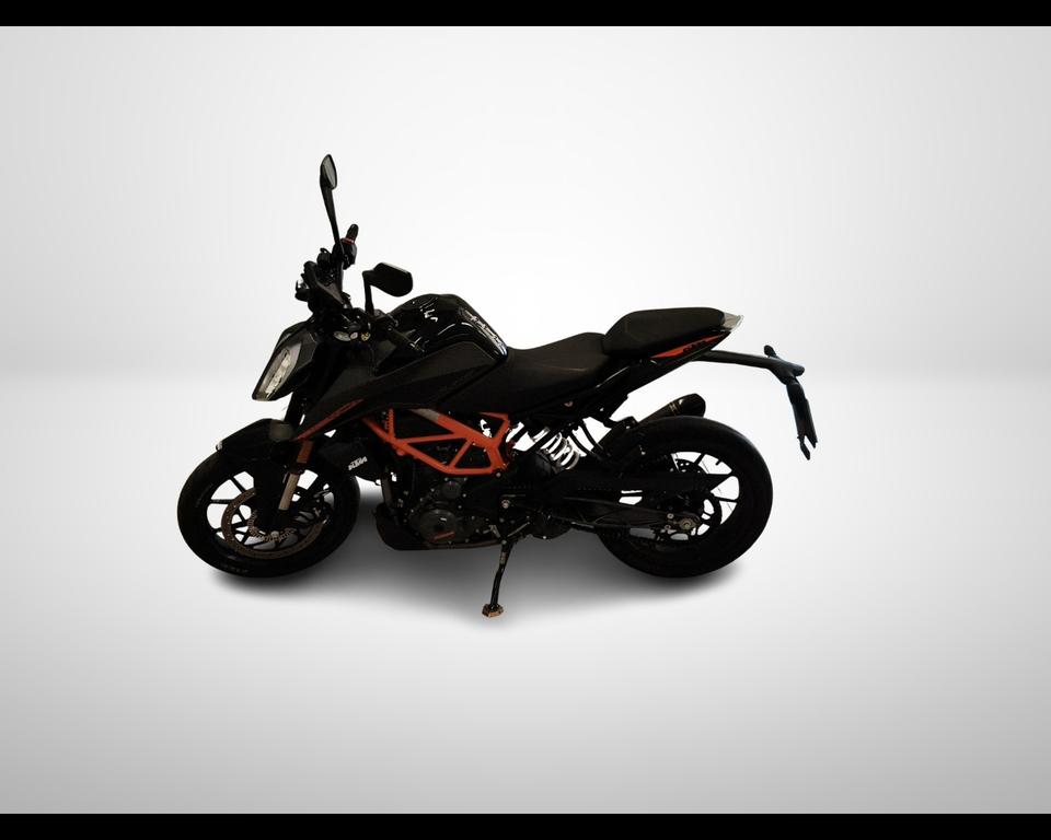 390 DUKE