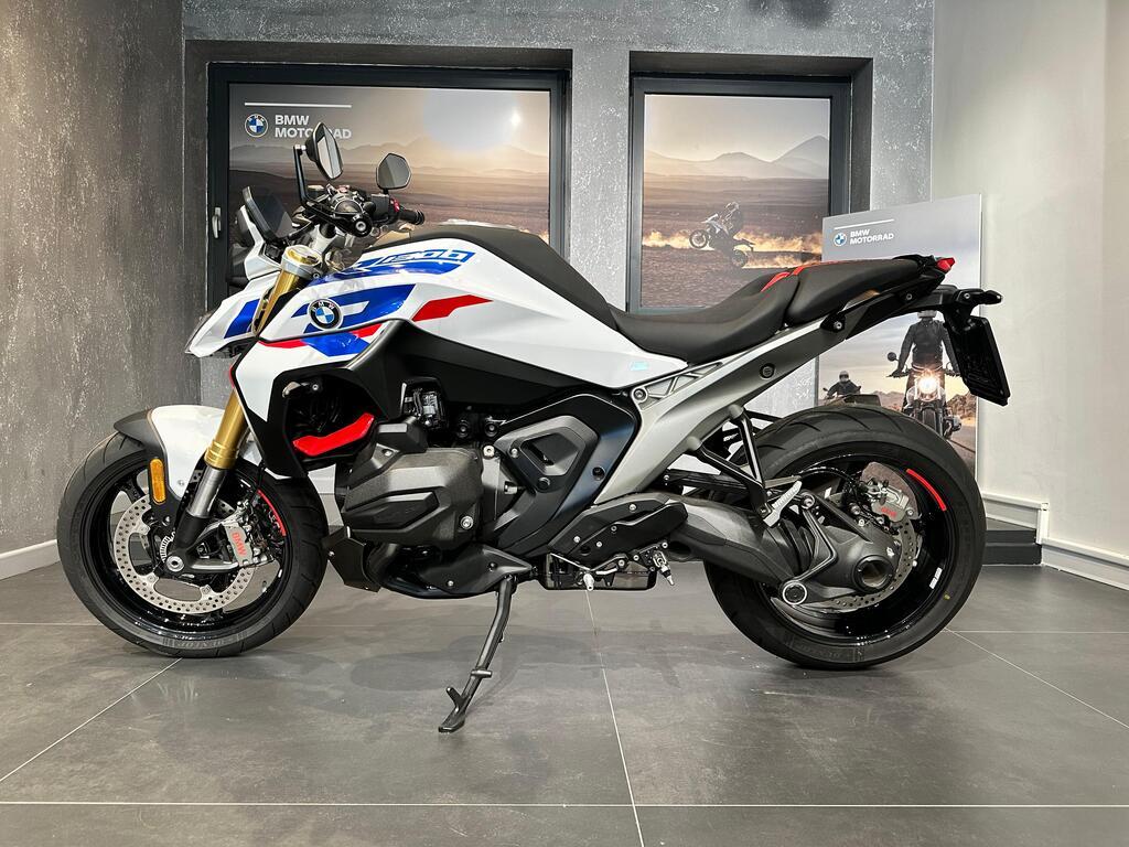 R 1300 R