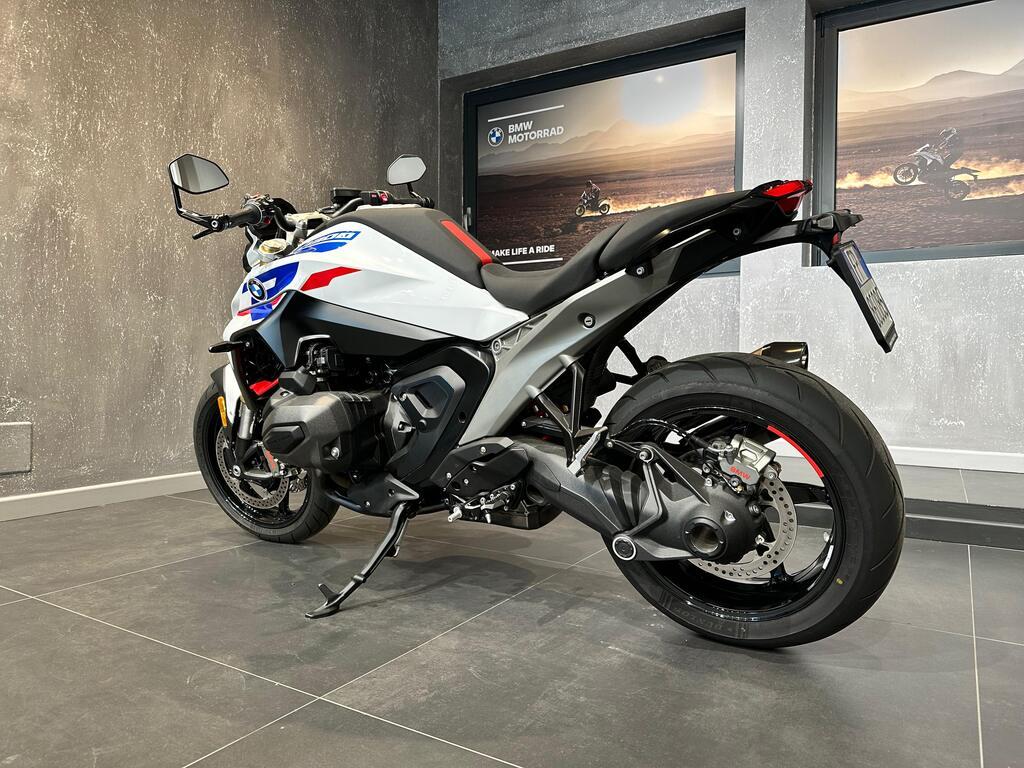 R 1300 R